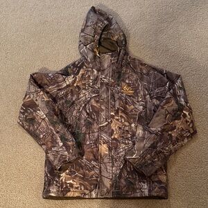 Mens small realtree hunting jacket